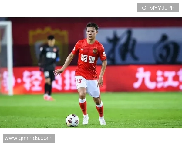 广州足球队中路突破战术解析与实战应用深度剖析